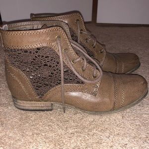Short brown boots